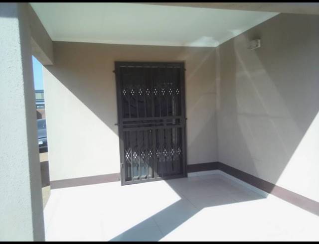 4 BEDROOM TOWNHOUSE FOR SALE IN ALBERTSDAL